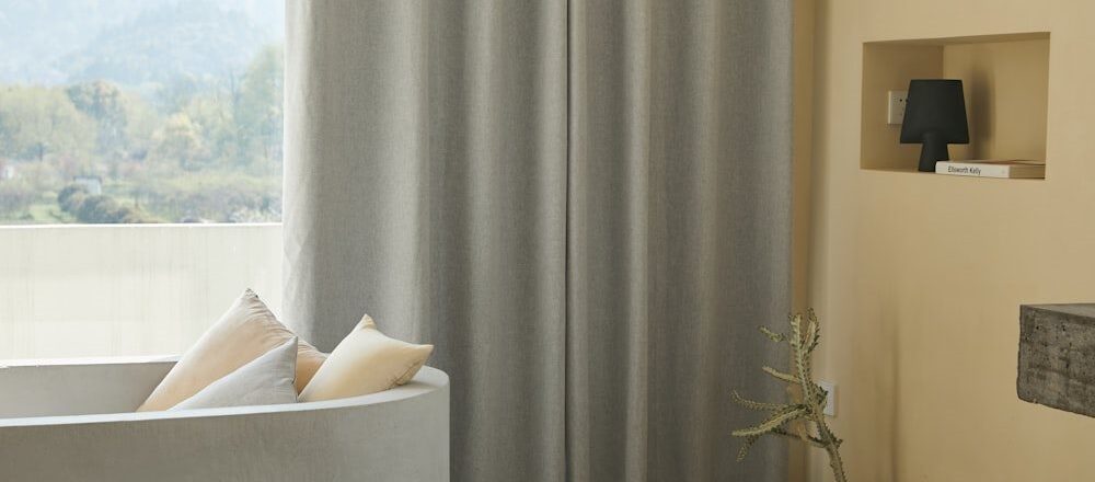 Luksusowe zasłony welurowe: dodaj elegancji i wygody do każdego pomieszczenia!